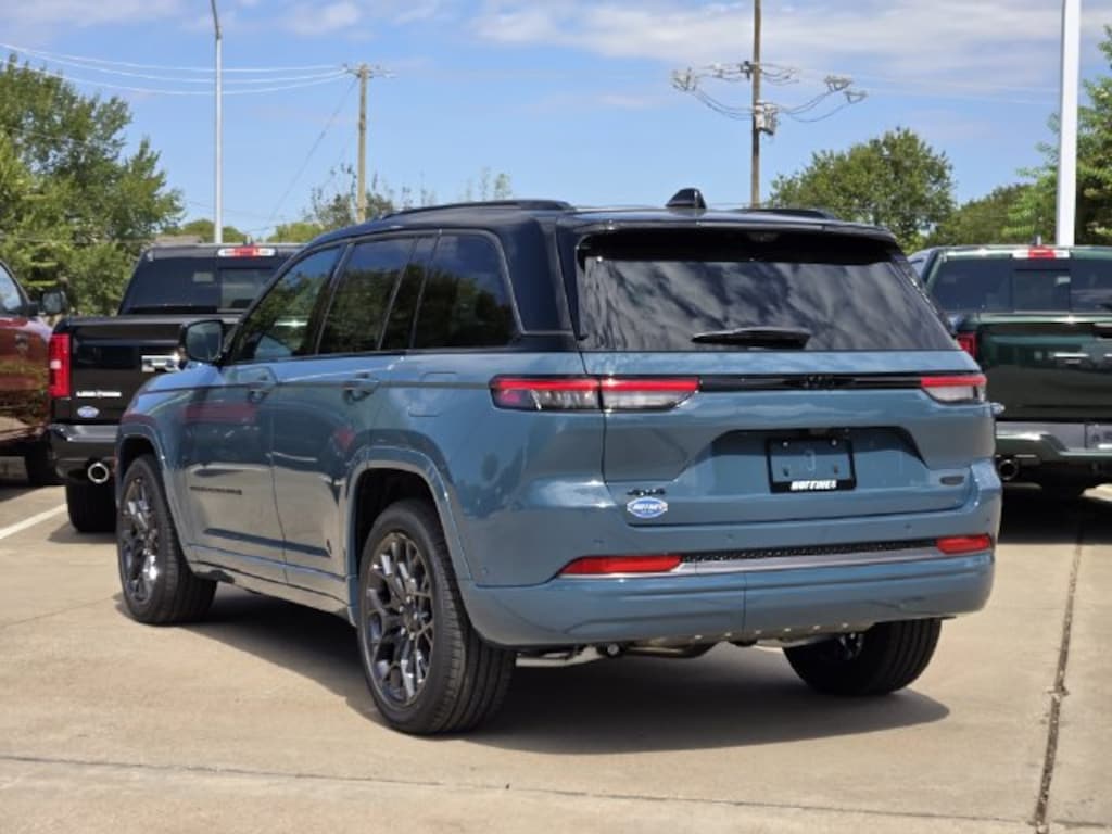 New 2027 Jeep Grand Cherokee Summit Sport Utility