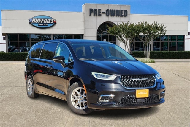 2024 Chrysler Pacifica Touring L's photo