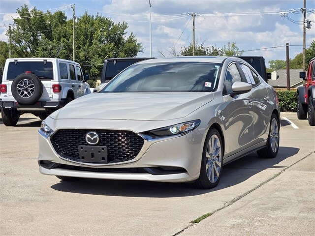 2022 Mazda Mazda3 Preferred photo 3