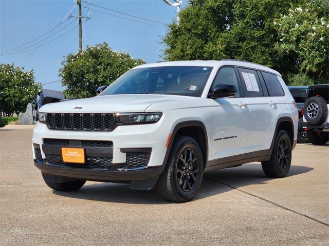 2024 Jeep Grand Cherokee Laredo Altitude photo 2