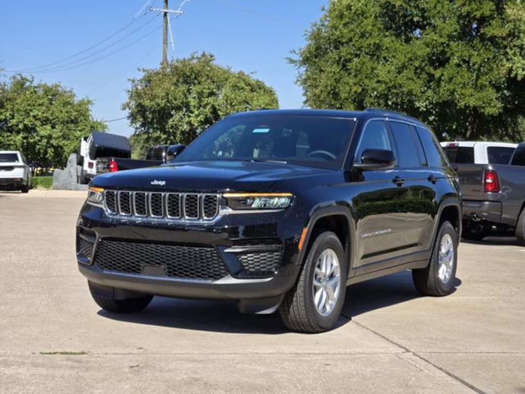 New 2026 Jeep Grand Cherokee LAREDO X 4X4 Sport Utility