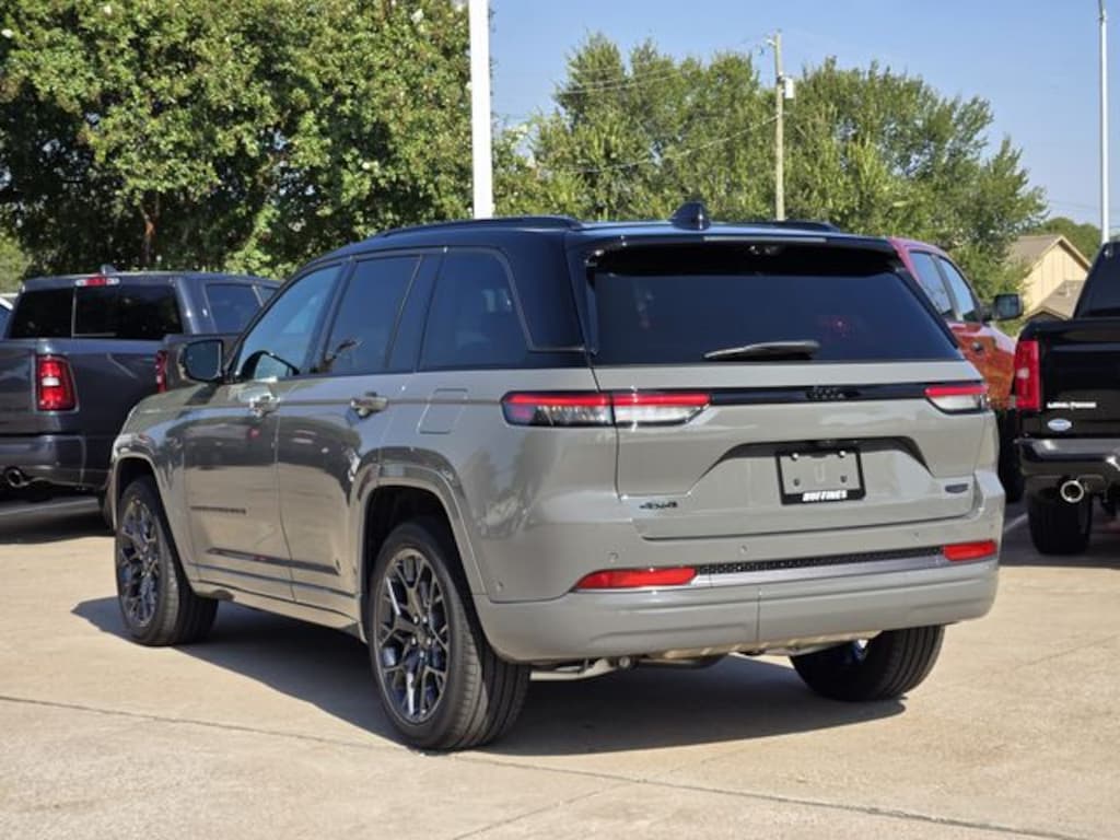New 2027 Jeep Grand Cherokee Summit Sport Utility