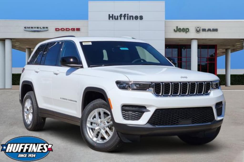 New 2026 Jeep Grand Cherokee LAREDO 4X4 Sport Utility