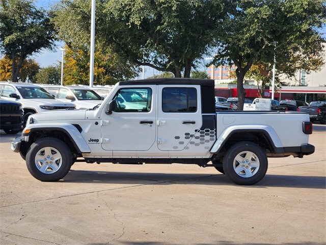 2023 Jeep Gladiator Sport photo 4