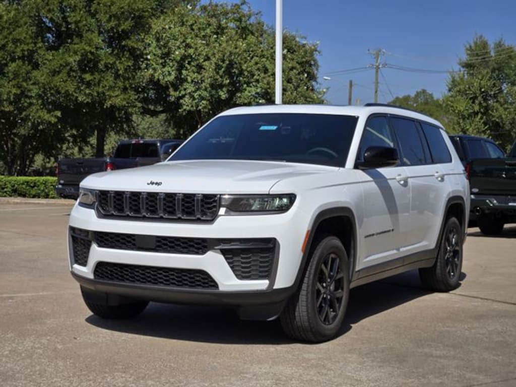 New 2026 Jeep Grand Cherokee L LAREDO ALTITUDE 4X4 Sport Utility