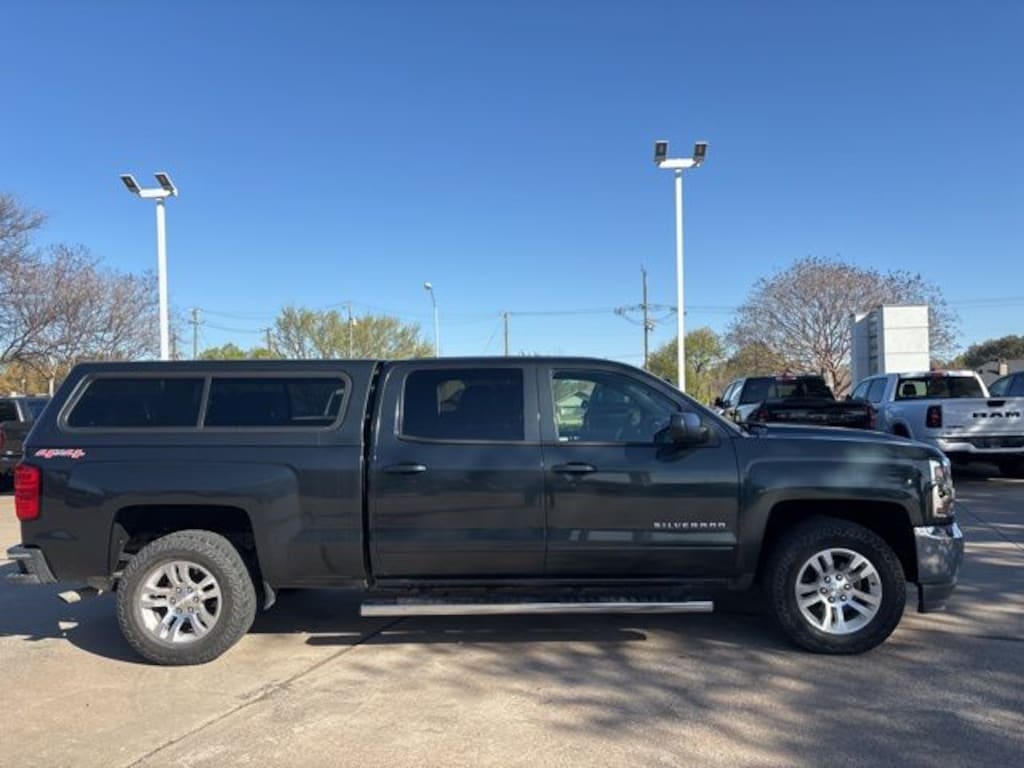 Used 2017 Chevrolet Silverado 1500 LT w/1LT Truck Crew Cab
