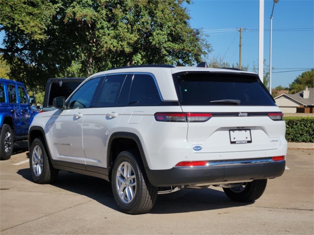 New 2025 Jeep Grand Cherokee LAREDO X 4X4 Sport Utility
