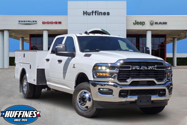 2026 Ram 3500 CREW CAB CHASSIS 4X4 Pickup