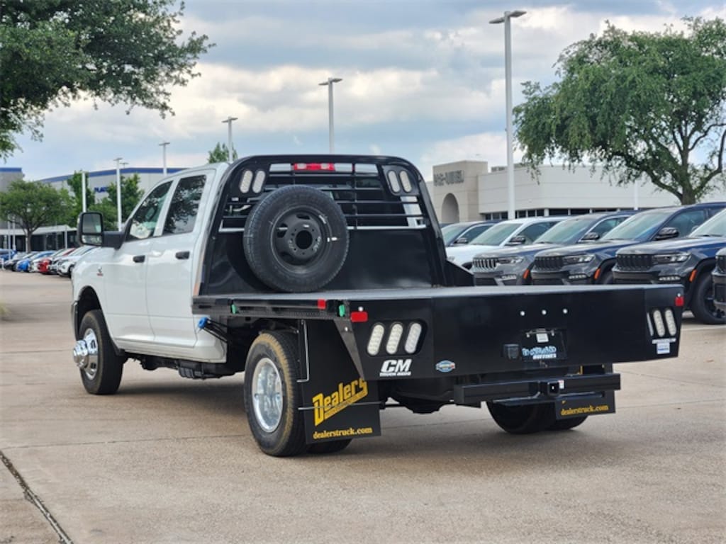 New 2024 Ram 3500 Chassis Cab 3500 TRADESMAN CREW CAB CHASSIS 4X4 60' CA Pickup