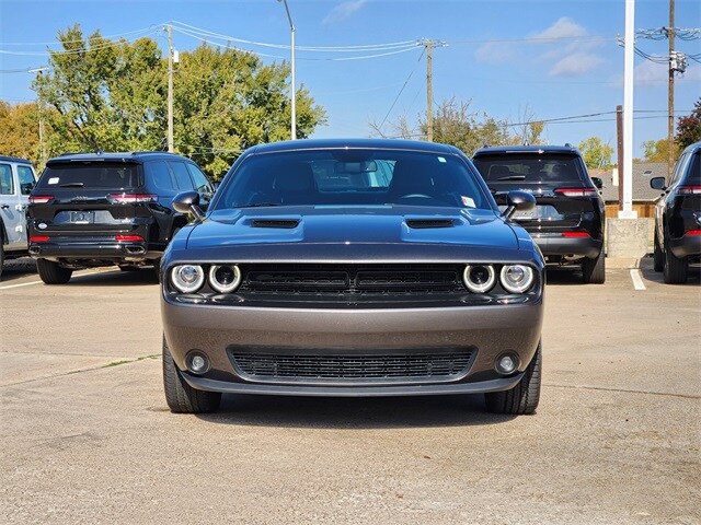 2023 Dodge Challenger SXT photo 2