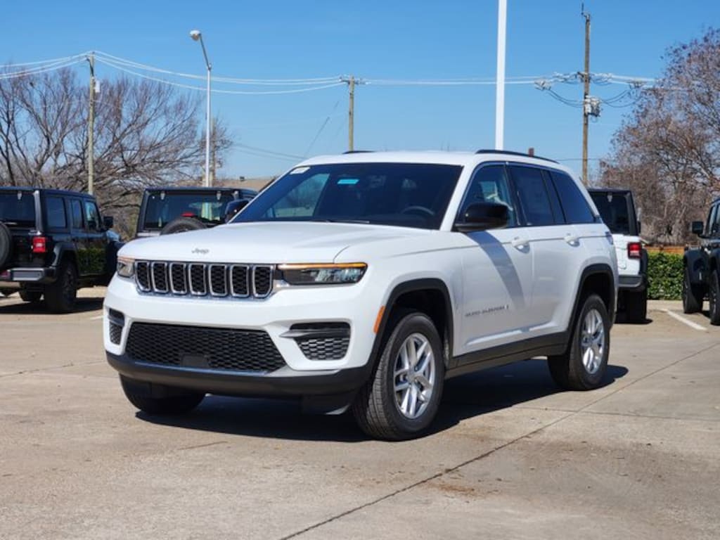 New 2026 Jeep Grand Cherokee LAREDO 4X4 Sport Utility