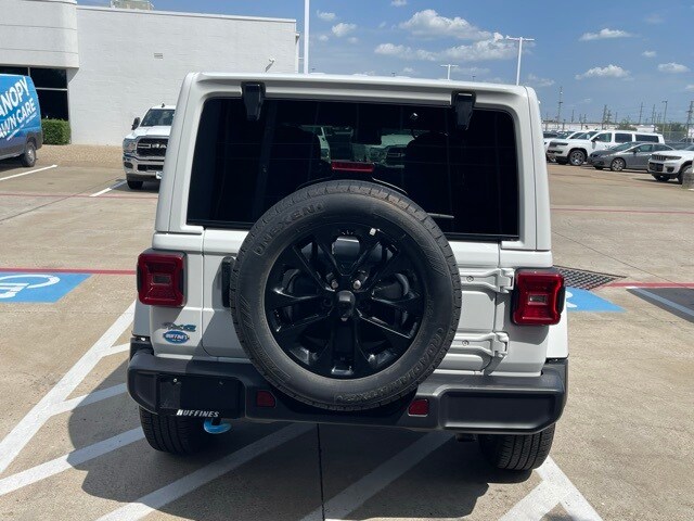 2024 Jeep Wrangler 4xe Sahara photo 3