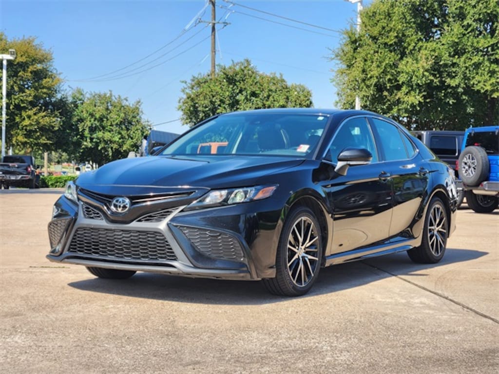 Used 2024 Toyota Camry SE Sedan