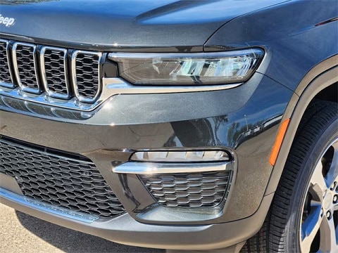 2024 jeep grand cherokee SUV parked at the Huffines CDJR Plano dealership in plano, tx