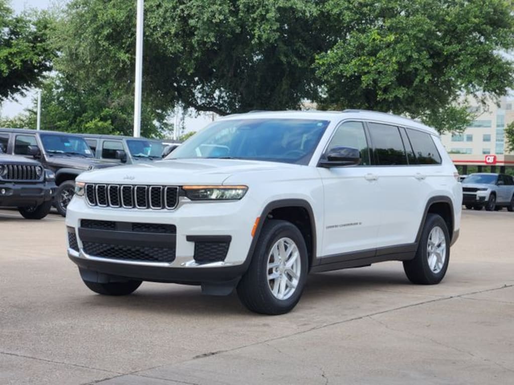 Used 2022 Jeep New Grand Cherokee Laredo SUV
