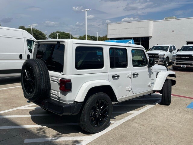 2024 Jeep Wrangler 4xe Sahara photo 2