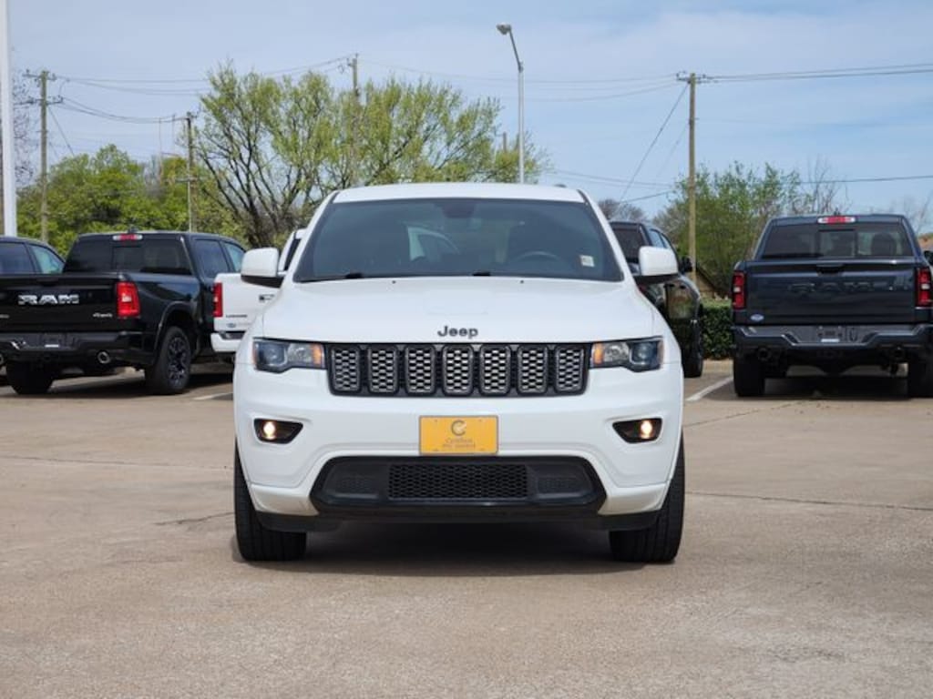 Used 2018 Jeep Grand Cherokee Laredo RWD SUV