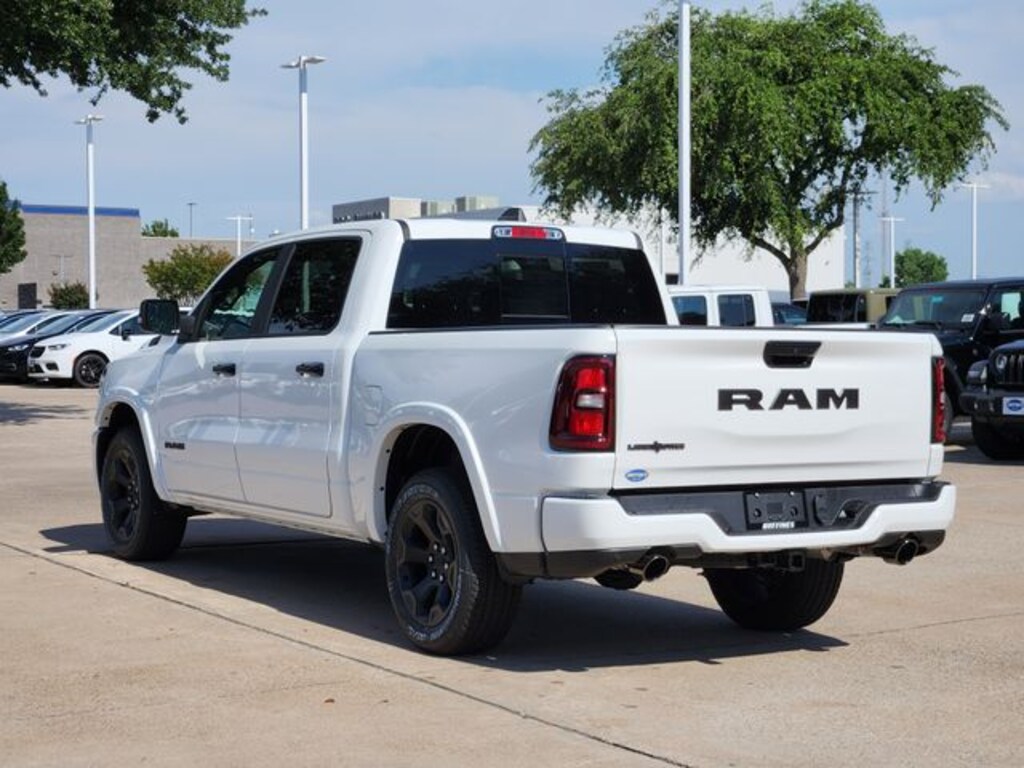 New 2026 Ram 1500 LONE STAR CREW CAB 4X2 5'7 BOX Pickup