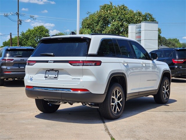 2025 Jeep Grand Cherokee Laredo X photo 3