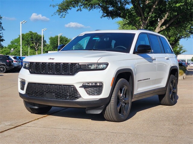 2025 Jeep Grand Cherokee Limited photo 2