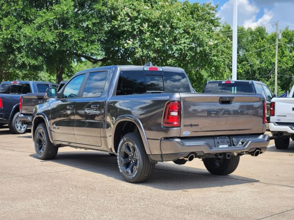 New 2026 Ram 1500 LONE STAR CREW CAB 4X2 5'7 BOX Pickup
