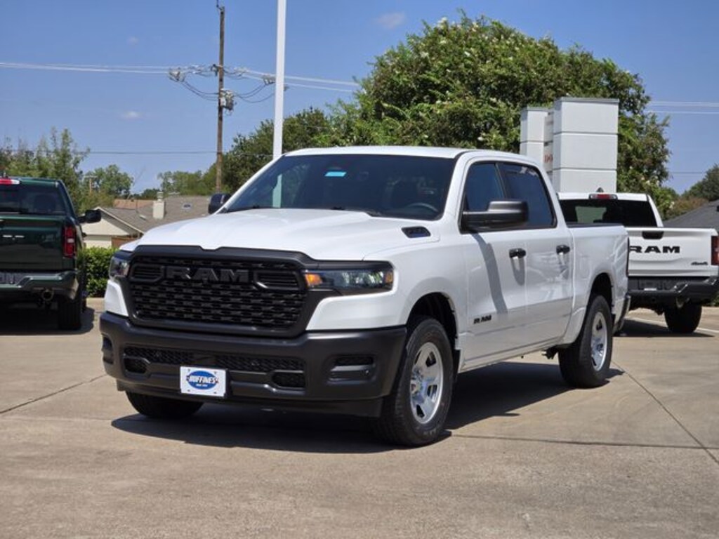 New 2026 Ram 1500 TRADESMAN CREW CAB 4X4 5'7 BOX Pickup