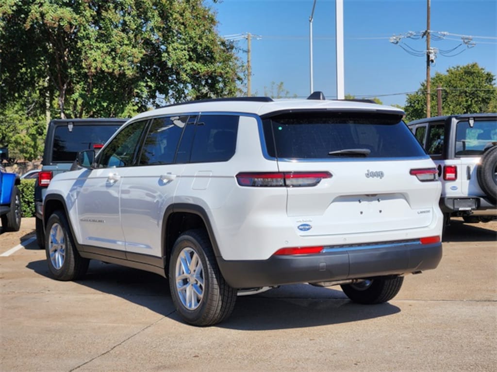 New 2025 Jeep Grand Cherokee L LAREDO X 4X4 Sport Utility