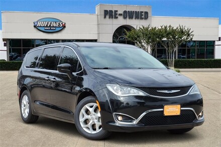 2018 Chrysler Pacifica Touring Plus Van
