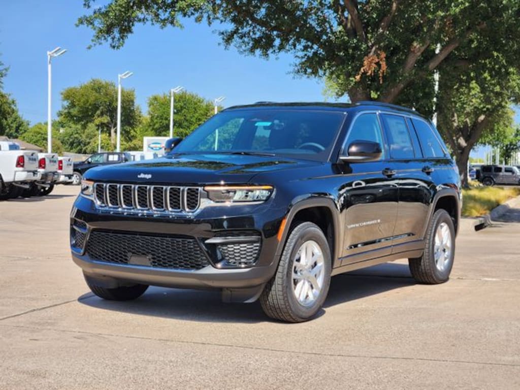 New 2026 Jeep Grand Cherokee LAREDO 4X4 Sport Utility