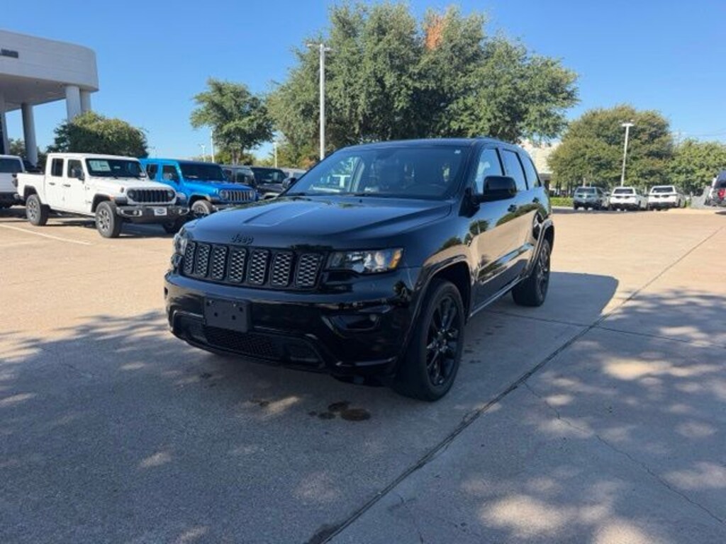 Used 2021 Jeep Grand Cherokee Laredo SUV