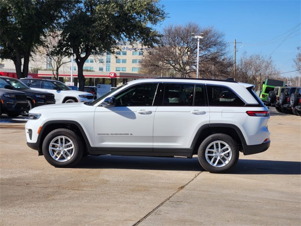 Used 2025 Jeep Grand Cherokee Laredo SUV