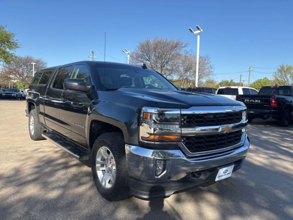 Used 2017 Chevrolet Silverado 1500 LT w/1LT Truck Crew Cab