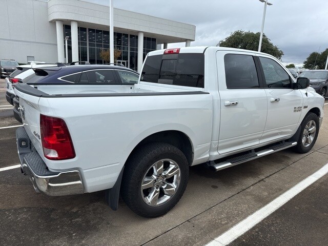 2016 Ram 1500 SLT photo 3