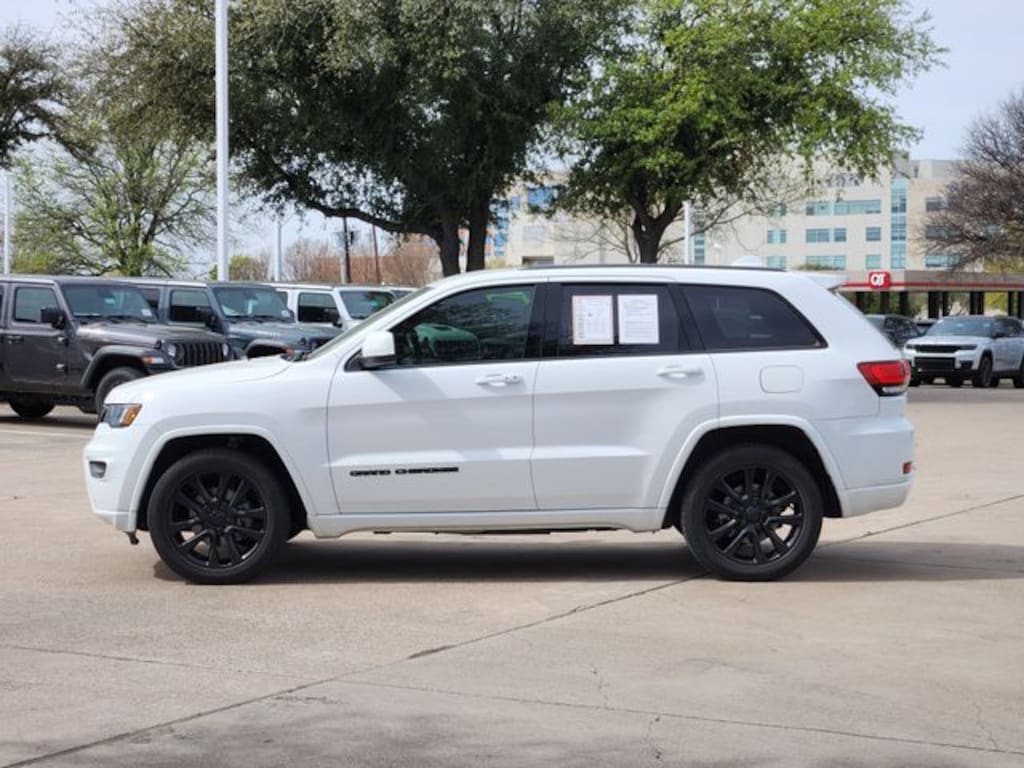 Used 2018 Jeep Grand Cherokee Laredo RWD SUV