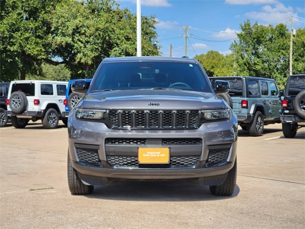 Used 2024 Jeep Grand Cherokee L Laredo SUV