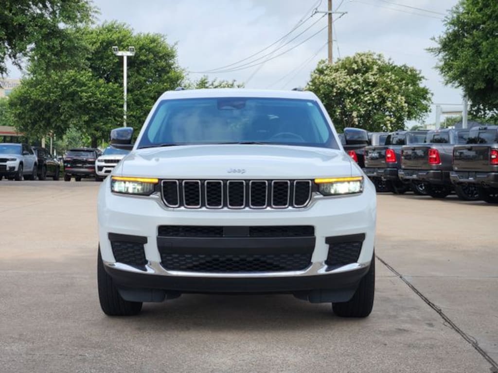 Used 2022 Jeep New Grand Cherokee Laredo SUV