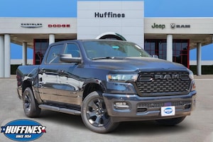 2026 Ram 1500 EXPRESS CREW CAB 4X4 5'7 BOX Pickup