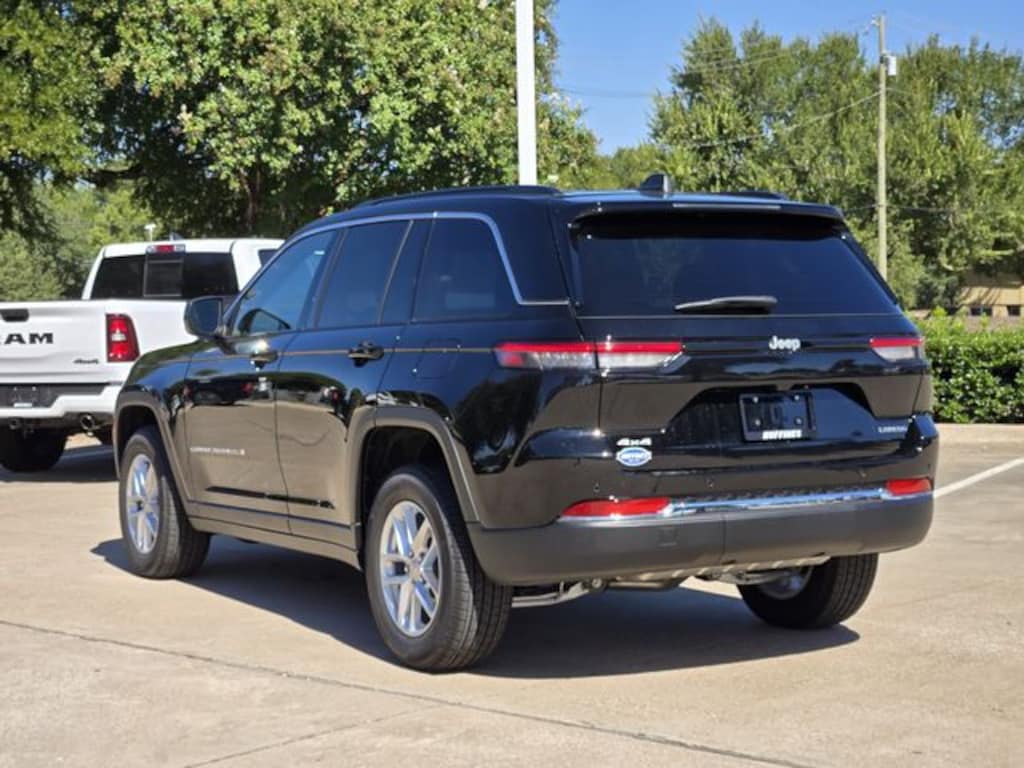 New 2026 Jeep Grand Cherokee LAREDO X 4X4 Sport Utility