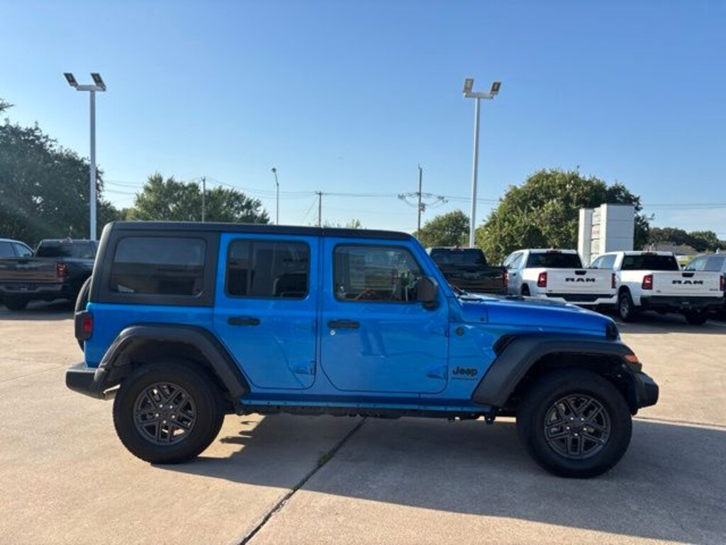 Used 2025 Jeep Wrangler Sport SUV