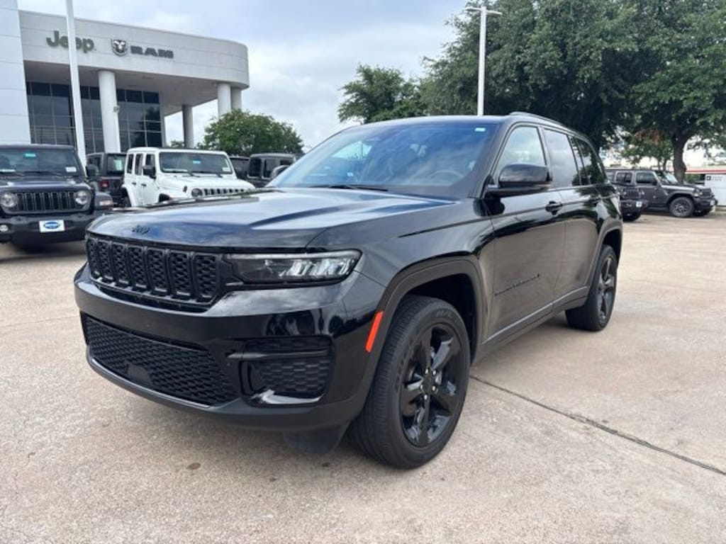 Certified 2023 Jeep Grand Cherokee Laredo SUV