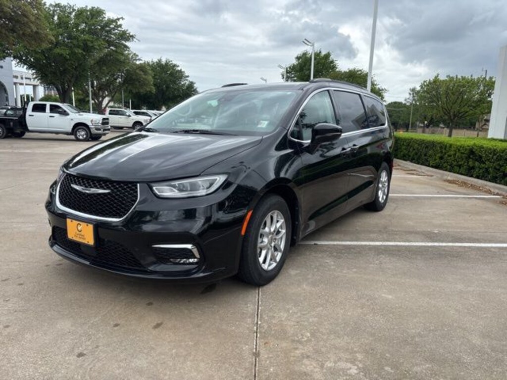 Certified 2022 Chrysler Pacifica Touring L Van Passenger Van