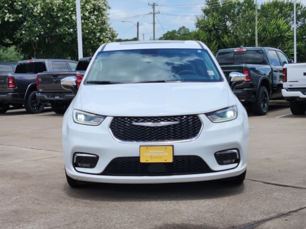 Used 2023 Chrysler Pacifica Plug-In Hybrid Limited Van Passenger Van