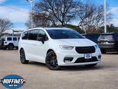 2026 Chrysler Pacifica LIMITED Passenger Van