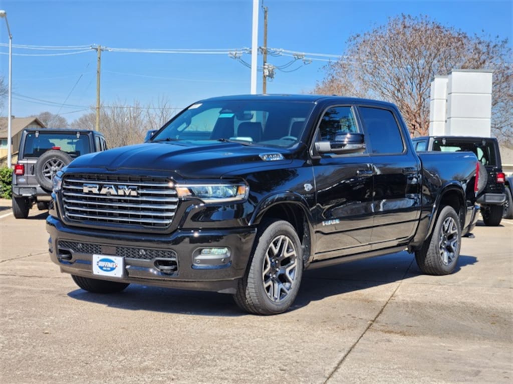 New 2026 Ram 1500 LARAMIE CREW CAB 4X4 5'7 BOX Pickup
