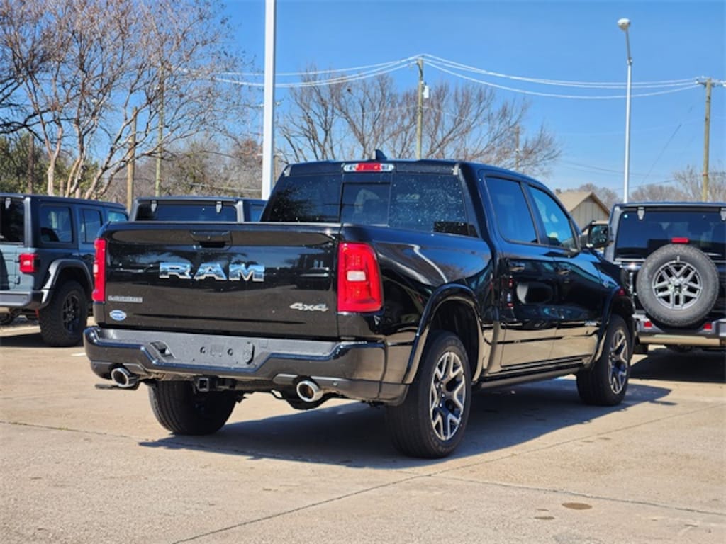 New 2026 Ram 1500 LARAMIE CREW CAB 4X4 5'7 BOX Pickup