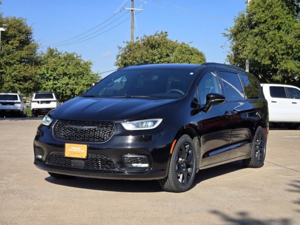 Certified 2025 Chrysler Pacifica Limited Van Passenger Van