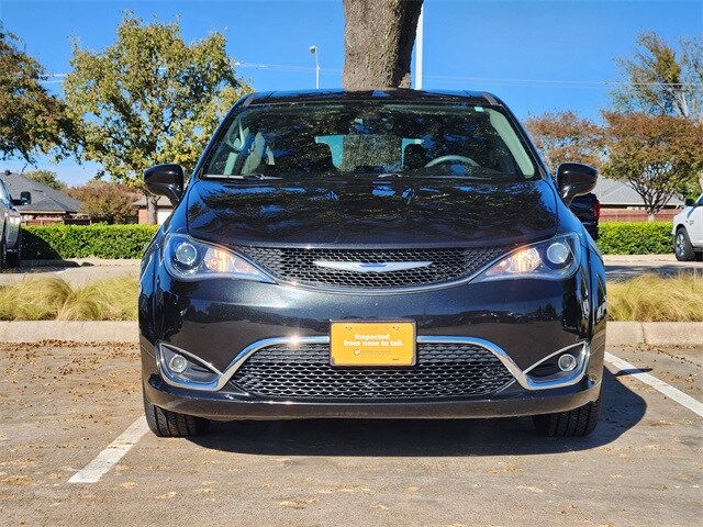 2018 Chrysler Pacifica Touring Plus photo 2
