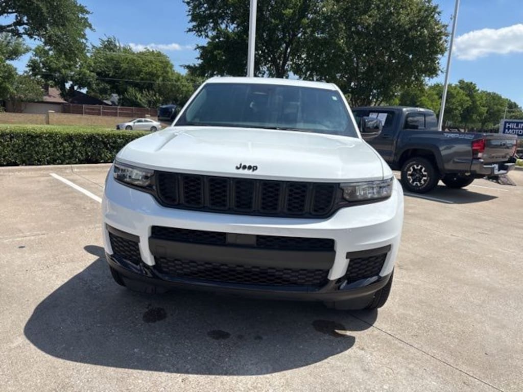 Used 2023 Jeep Grand Cherokee L Laredo SUV
