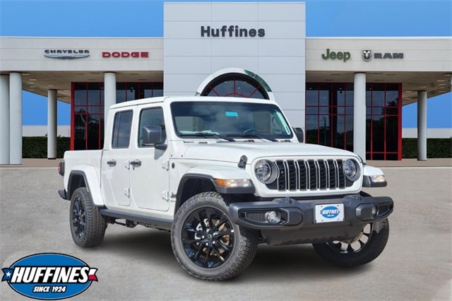 2025 Jeep Gladiator Nighthawk's photo