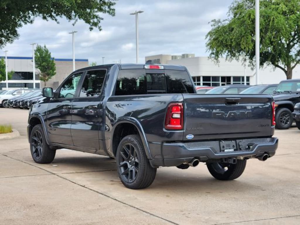 New 2026 Ram 1500 LARAMIE CREW CAB 4X4 5'7 BOX Pickup